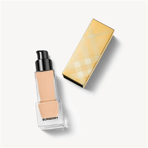 Ultimate Glow Foundation – 30 Light Warm 